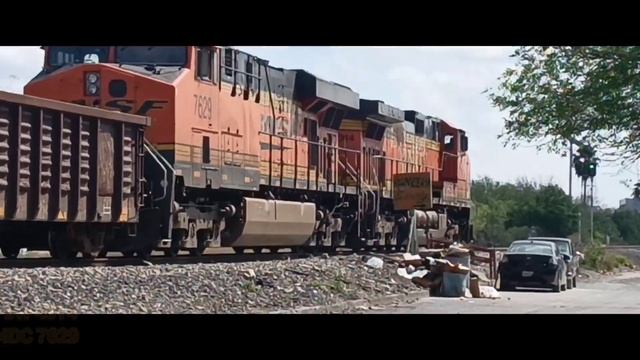 Trenes KCSM y BNSF en Reynosa 🤠👏 "BNSF 4314 con K5LLA 🤨🤨" Intensa actividad de trenes :0