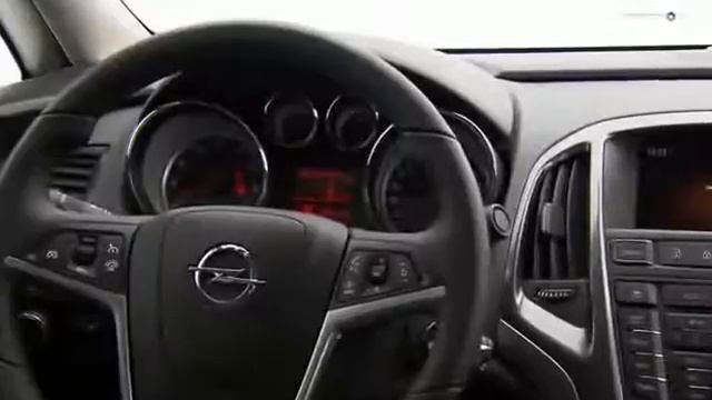 Yeni Kasa Opel Astra Sedan 2013- 2014 İç Tasarımı, Donanımı
