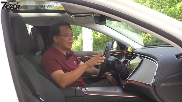 【新車試駕】Mercedes-Benz E300 Exclusive ｜挑戰同級最強！大改款E300試駕【7Car小七車觀點】