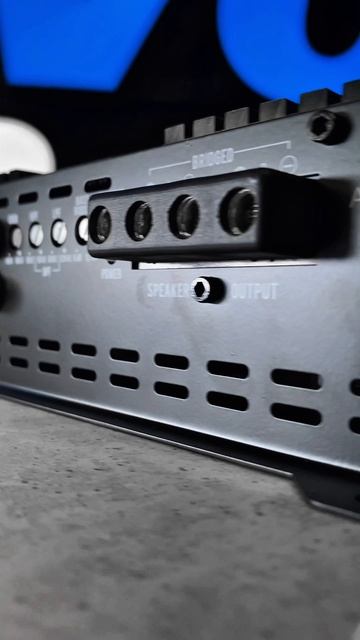 Представитель мощных двухканальных усилителей😎

Усилитель IDOL AUDIO AX-2.2100