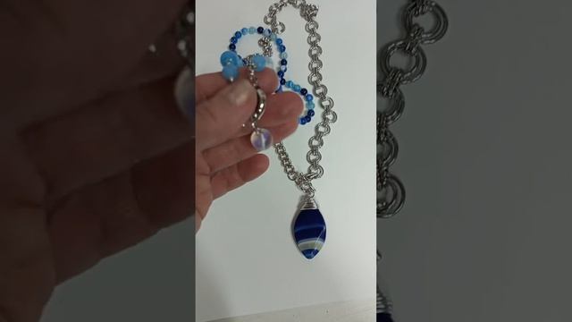Ожерелье из  синего Агата.