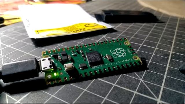 Raspberry Pi Pico - First Test (BLINK)