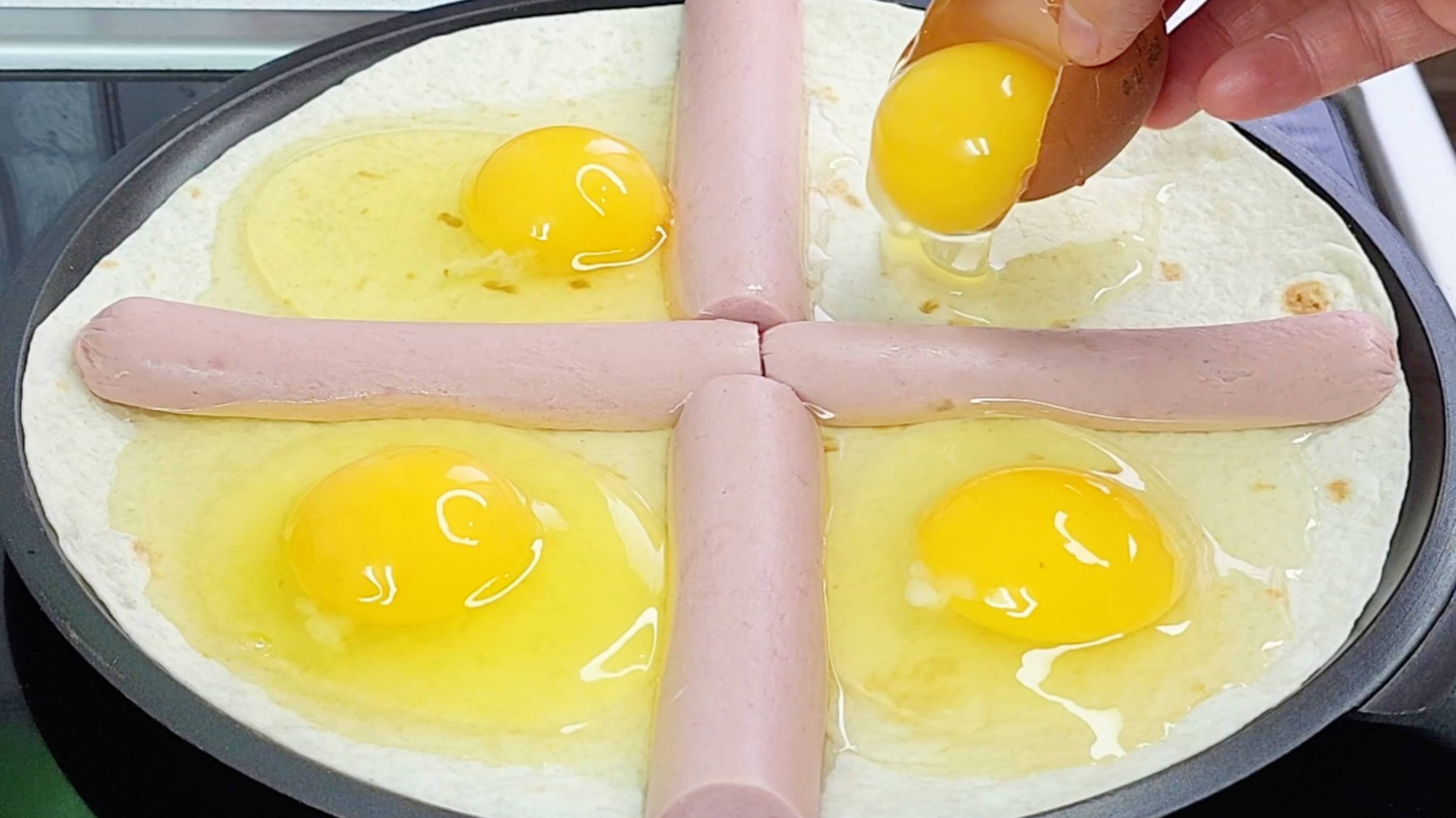 Накройте яйца лепешкой. Вкусный рецепт за 5 минут. Новый рецепт завтрака с яйцами