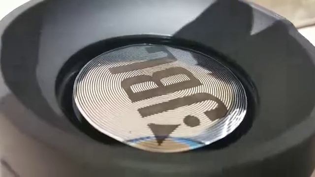 Grave jbl charge mini