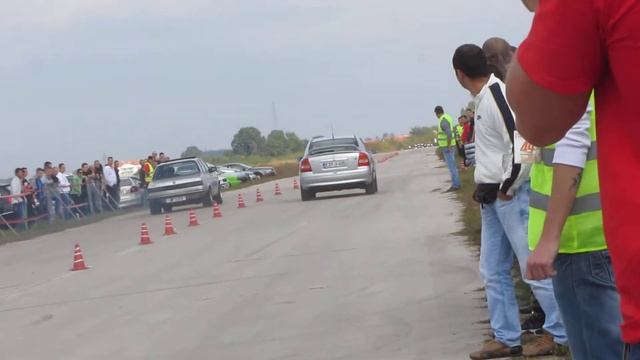 BMW E21 vs. Opel Astra