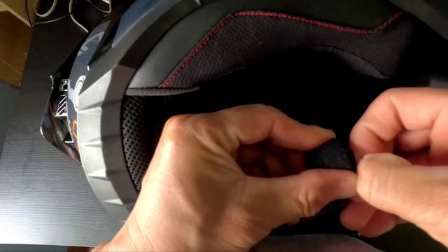 The Bluetooth Intercom: Pinakasulit na bluetooth intercom para sa helmet!!
