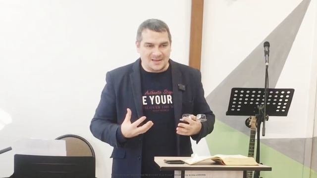 "Стоять в свободе"