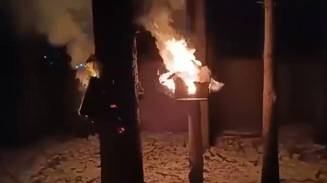 🔥В дендропарке в Бирюлево орудует поджигатель кормушек🔥