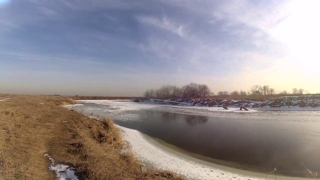 Весенняя рыбалка на реке Клязьма. Речной монстр глубины. Сломал спиннг.
