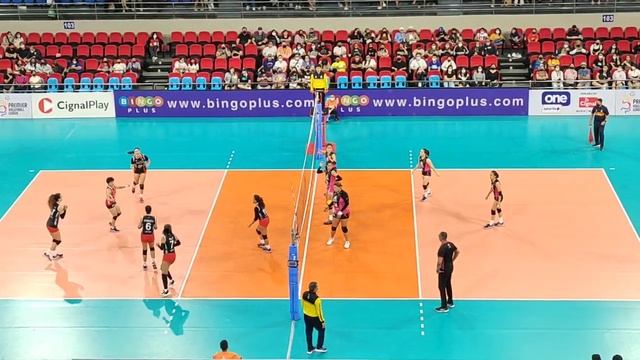 panalo na naman akari sa set 3..leading 2-1 cherry tiggo vs akari