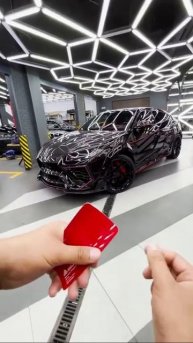 What color do you like? I think it's still green!! #lamborghini #urus #shorts