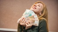 Названы российские регионы со средней зарплатой выше 100 тысяч рублей