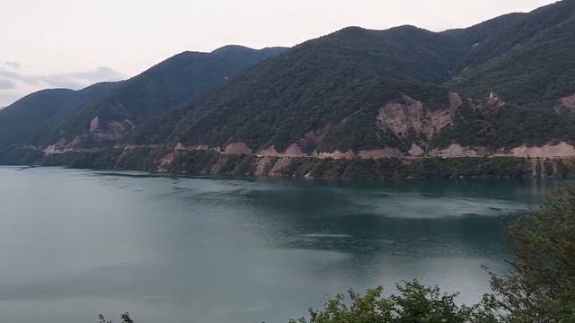 Водохранилище в горах по грузински)))