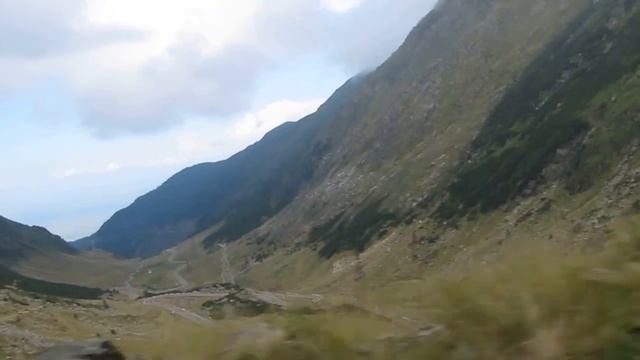 Ferrari Testarossa & Ferrari 308 going down on the Trasfagarasan