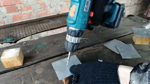 Самодельные заглушки для профильных труб на забор