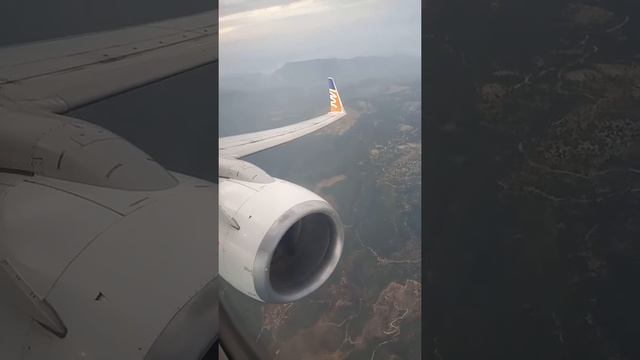 Landing Izmir Boeing 737-800 Smart Wings