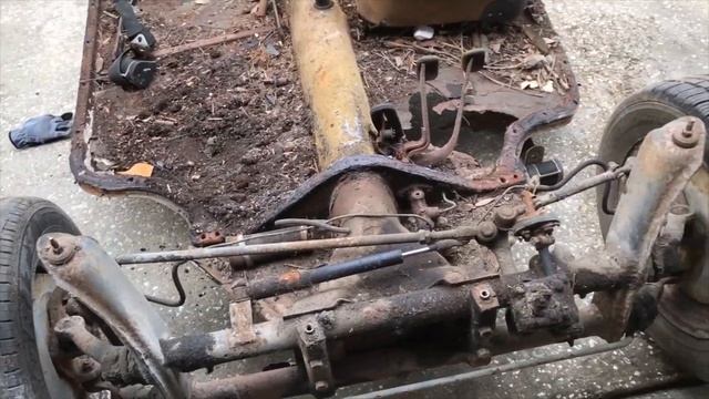 VW Karmann Ghia body and chassis removal - Restoration Vintage Volkswagen 1972