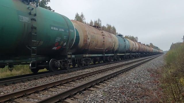 2TE116-928 (LDZ Cargo) with loaded oil tanks from Mažeikiai approaching Jelgava