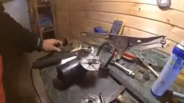 Мерседес 126 1990 год,не работает первый режим дворников,ремонт