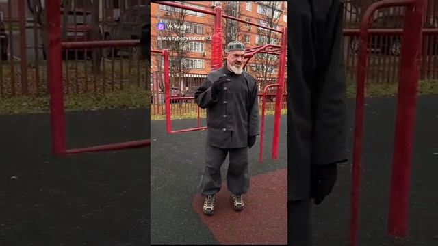 Полезно стоять на одной ноге
