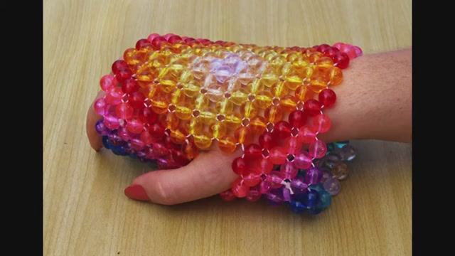 9. Массажная варежка из бусин - простые поделики из бусин
