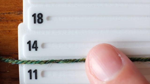 How to measure handspun yarn using wraps per inch (WPI).