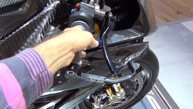 BMW Motorrad HP4 Race (2017) Exterior and Interior