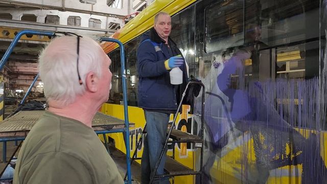 Отмывка  трамвая растворителем 647.20 02 2025 г