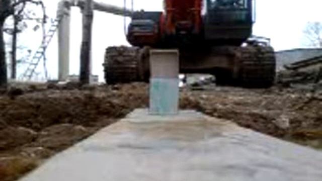 Коробок и экскаватор - boxes of matches and excavator