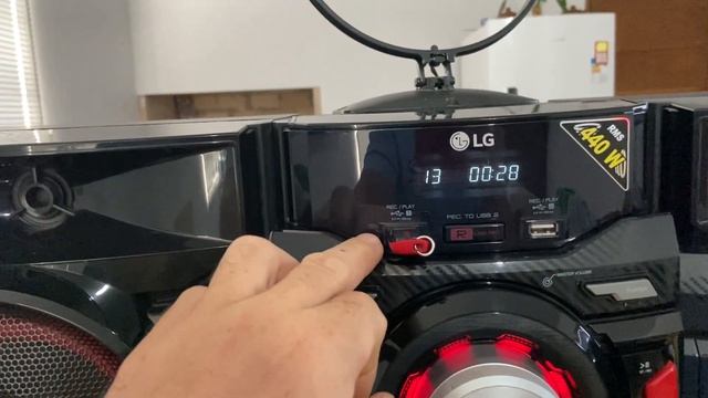 LG Xboom CM-4450 Vídeo Explicativo