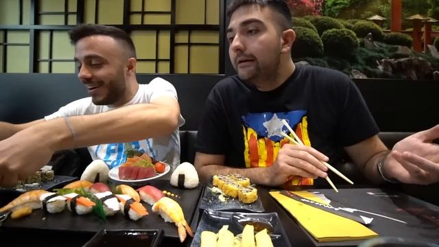 🍣 MANGIO SUSHI AD OGNI ORA PER UN GIORNO INTERO!