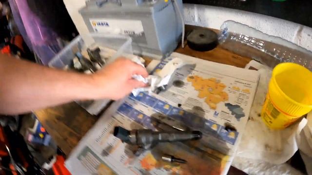 Bmw-injectors demonteren en reinigen en testen,motor klaar!Zie!