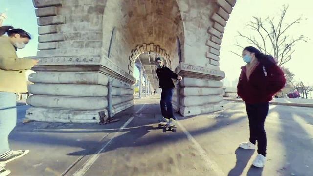 ELECTRIC SKATEBOARD MANUAL INCEPTION BRIDGE IN PARIS WITH THE BUSTIN YOFACE HYBRID