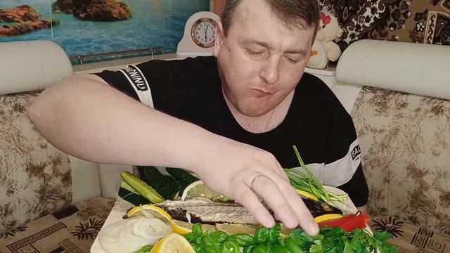 МУКБАНГ ЗАПЕЧЁННАЯ СКУМБРИЯ/ВКУСНЕЙШАЯ СКУМБРИЯ  ОБЖОР MUKBANG
