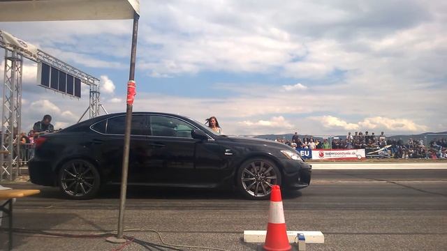 Lexus IS F vs  Porsche Panamera