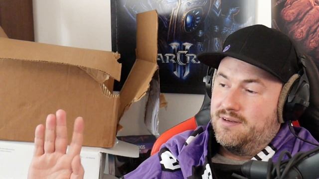 Sips Unboxes Twitch Stuff and then plays Rover Mechanic Simulator - (16/11/20)