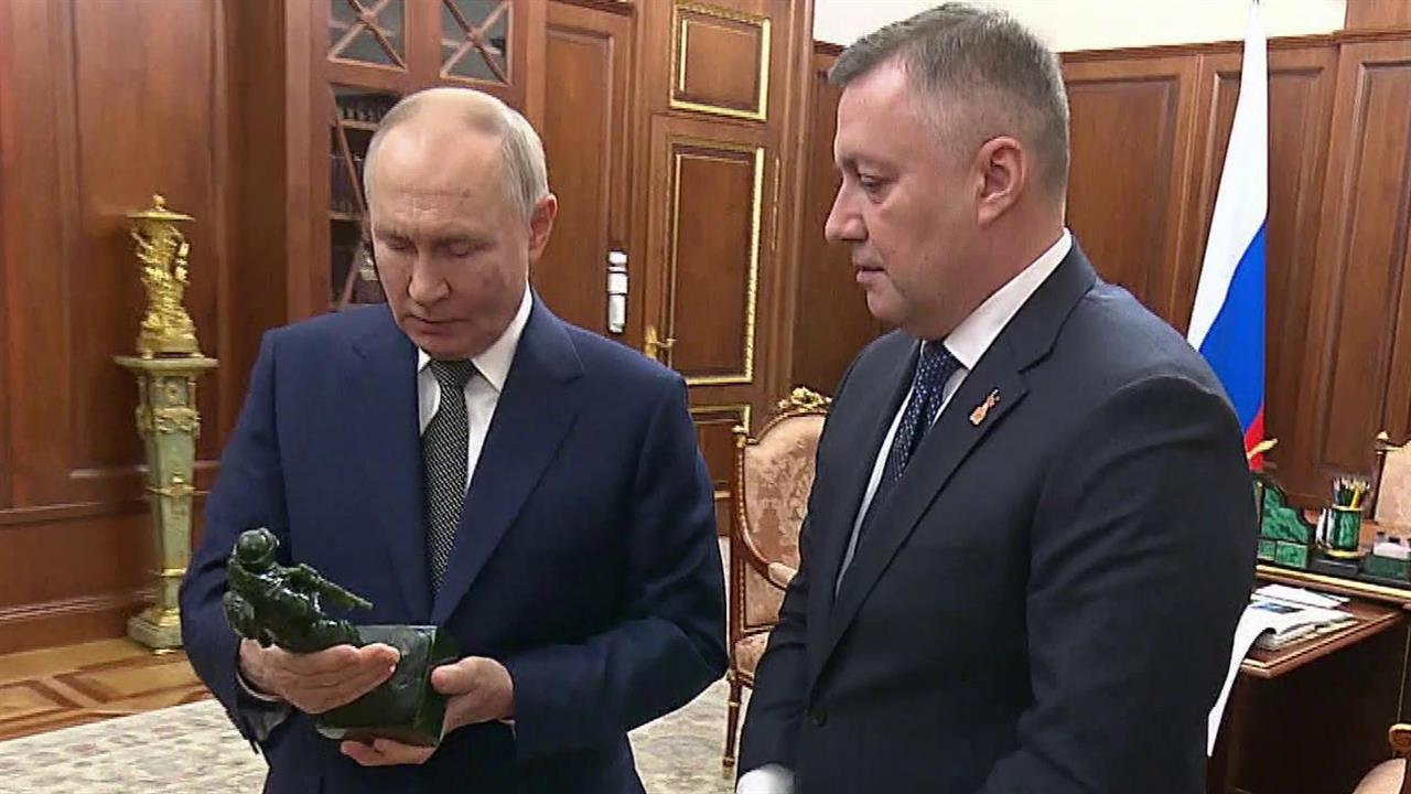 Владимир Путин принял с докладом губернатора Иркутской области Игоря Кобзева