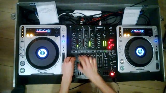 2 x Pioneer CDJ 800 MK2 + Reloop 40 DSP Blackfire