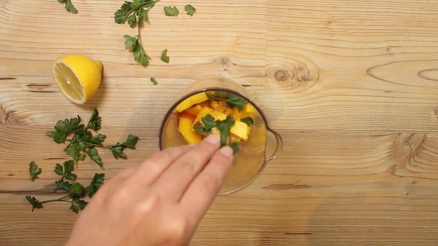 Crunchy kip met mango salsa dip