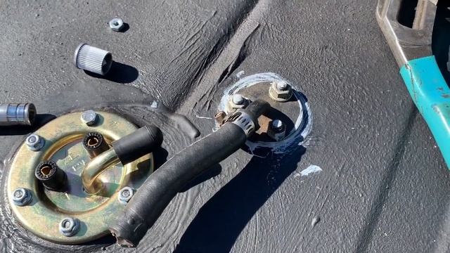 Allison & Wick's 1960 Fiat Millecento - Fuel Level Sender Modification, Installation, and fire up