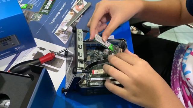 เด็กๆ ประกอบ Mini pc NUC INTEL Gen 10. ได้ง่ายๆ