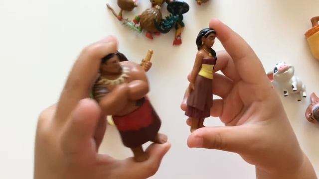 DISNEY PRINCESS MOANA SURPRISE TOYS  & BOOK UNBOXING