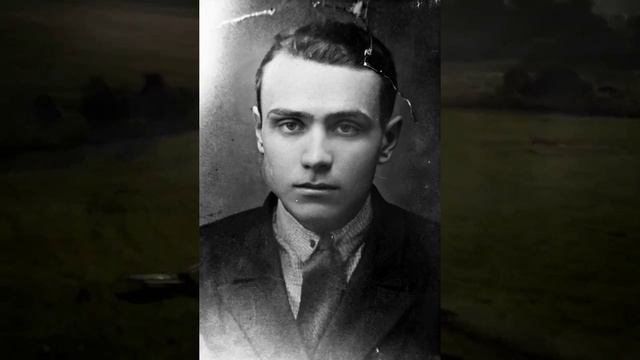 Пред памятью павших с любовью склонись...
