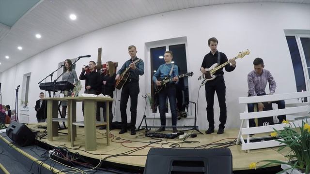 Под палящим солнцем, на горе Голгофе - группа прославления (кобрин)