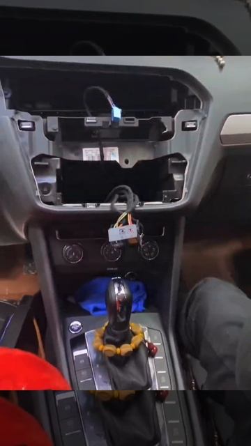 Volkswagen Tiguan car multimedia 360 camera