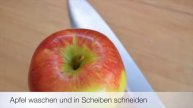 Pancakes mit Ahornsirup Sahne und Äpfeln