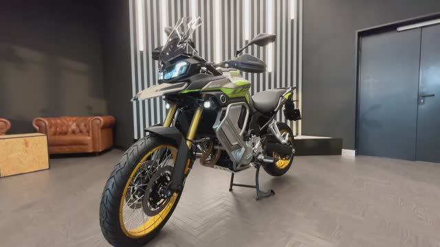 Voge DS 900 X серебристый-зеленый