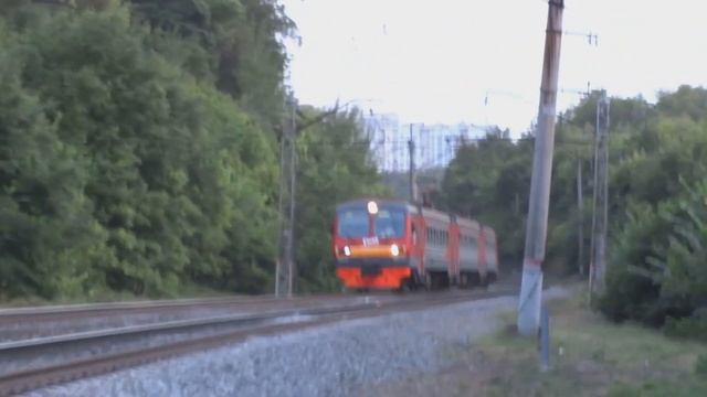 я первый раз заснял городскую электричку  сразу 2 проехали  туда и обратно  1 сентября 2022  гдк