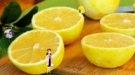Vendosni nje limon te prere me kripe ne mes te dhomes dhe do befasoheni nga perfitimet
