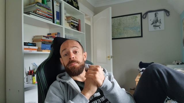 Padova, Vigilante Pagato 3,96 euro l’ora | Vivo Così, Niente Auto e Spesa solo in Offerta #Merdalia